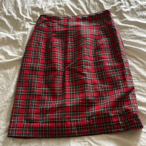 Robin Sinkler Plaid Red Skirt (Size 6) - Picture 7 of 7